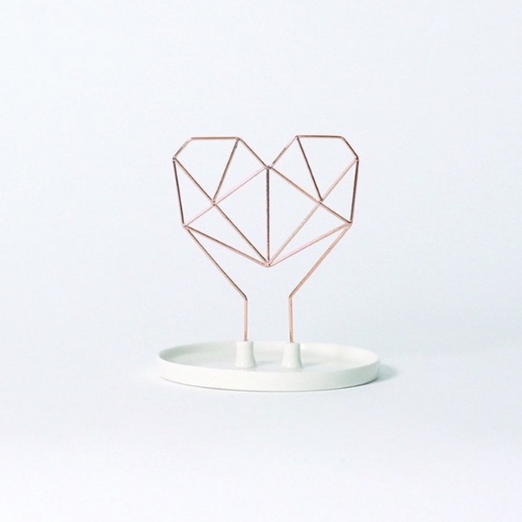 Jewelry - COXET WIRE HEART CERAMIC JEWELRY HOLDER